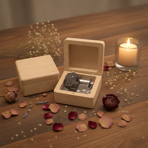 <span class=keywords><strong>Caja</strong></span> de Música Personalizada de Madera de Haya Sólida de Primera Calidad Yiyu, Pulida a Mano, Mecanismo Cuadrado de 8 Tonos, Duración del Sonido de 30s, Moderna - Product Image 4