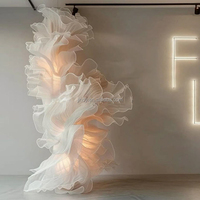 Installation artistique géante en organza pour décoration de scène d'entrée de mariage, de fiançailles et de vitrine de centre commercial