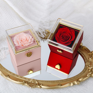 Boîte cadeau automatique rotative carrée pour collier et emballage de bague de style romantique - Product Image 3