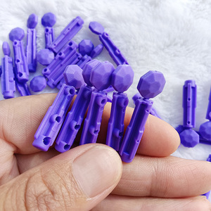 เครื่องฉีดพลาสติกสำหรับผลิตเข็มเจาะเลือดเกรดทางการแพทย์ ปี 2026 ขายดี พร้อมสายการผลิตอัตโนมัติ - Product Image 4