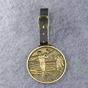 Biểu Tượng Tùy Chỉnh Kim Loại Brass Golf Túi Thẻ Thể Thao Phong Cách Mềm Mại Và Cứng Men Kim Loại Hành Lý <span class=keywords><strong>Tag</strong></span> Với Vành Đai Da - Product Image 3