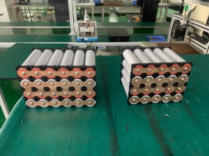 Batteries rechargeables pour nettoyeurs de sols à semi-conducteurs OEM d'usine RDJ 36V 220Ah avec BMS - Product Image 4