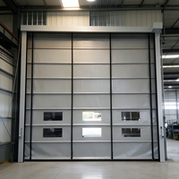 Porte pliante haute vitesse en PVC coupe-vent, système de rideaux flexibles renforcés pour entrée d'entrepôt extérieur