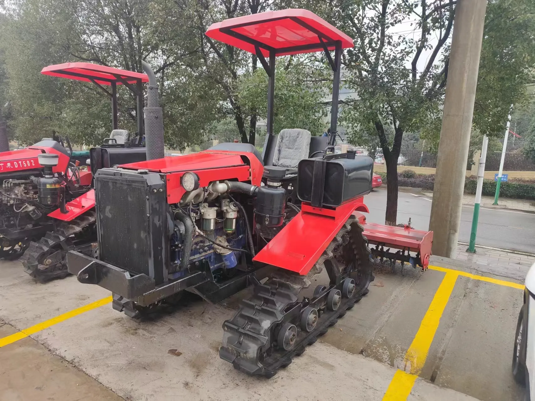 High quality and efficient operation of deep mud tractors