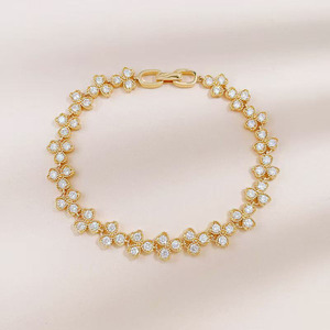 <span class=keywords><strong>Bracelet</strong></span> Trèfle Élégant et Raffiné en Or Jaune 18K avec Diamant de Laboratoire 2.4ct Certifié IGI – Bijou Tendance pour Femme, Création Quotidienne - Product Image 1