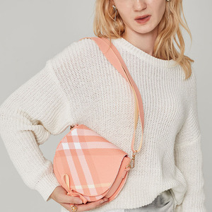 Hàng loạt tùy chỉnh-thực hiện Hàn Quốc-phong cách màu hồng Crossbody Túi, mùa hè, sợi Polyester dệt phong cách, Túi đeo vai của phụ nữ - Product Image 1