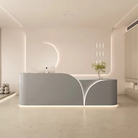 Comptoir de réception personnalisé avec éclairage LED doux, style crème moderne, bureau d'accueil minimaliste pour salon de beauté, clinique
