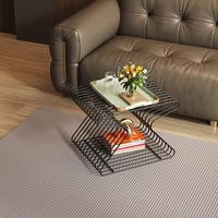 Table d'appoint nordique simple et moderne, table d'appoint d'angle pour canapé de salon, table basse artistique portable, table d'appoint italienne