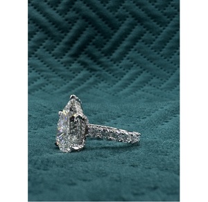 Anillo de Diamante Cultivado en Laboratorio de Oro Blanco de 14k de Diseño Elegante, Joyería Fina Unisex para Compromiso o Promesa - Product Image 3