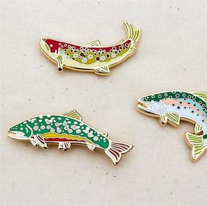 Cá hồi cá bán buôn thiết kế miễn phí pin nhà sản xuất huy hiệu mạ vàng tùy chỉnh men chân kim loại biểu tượng tùy chỉnh nhà máy ve áo pin phù hiệu - Product Image 3