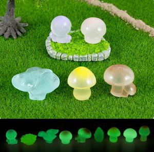 Mini-ornements en résine phosphorescents en forme de champignons pour terrariums de mousse, micro-paysages et décorations de jardin miniature DIY – Vente en gros - Product Image 5