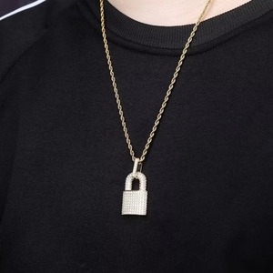 Pendentif Cadenas en Moissanite Scintillante – Bijou Tendance pour Hommes et Femmes - Product Image 3