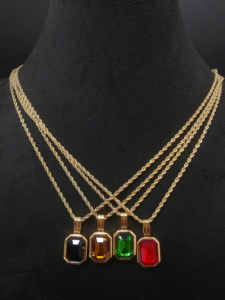 Ciondolo quadrato in cristallo rosso, verde, beige, nero. <span class=keywords><strong>Collana</strong></span> a Catena Stile Corda in Acciaio - Product Image 1