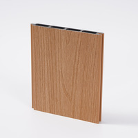 Panneau central de clôture en bois-plastique de deuxième génération pour usage extérieur en cour, imperméable, résistant à l'humidité et à la corrosion