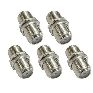 Conector tipo F para cable RG6/U, con conexión segura y resistente, ideal para instalaciones de televisión por cable y antenas. - Product Image 1