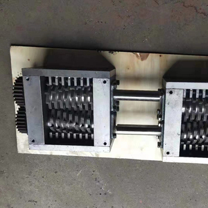 Trituradora de Doble Eje Pequeña con Caja de Cambios y Bomba, Alto Nivel de Seguridad, Funcionamiento Silencioso, Garantía de Seguridad - Product Image 5