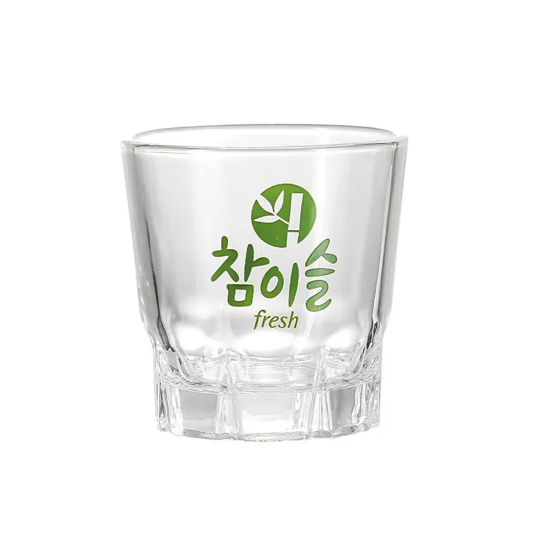 उच्च गुणवत्ता वाले कप 50 मिलीलीटर कोरियन शॉट जापानी सोजू ग्लास कस्टम लोगो सबलिमिनेशन और सोजू कप