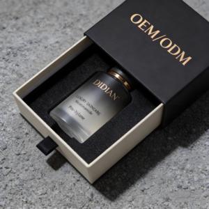 Flacons de parfum OEM noirs givrés 100ml/50ml/30ml, conteneurs en verre pour parfum, emballage de luxe avec vaporisateur à pompe - Product Image 4