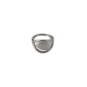 แหวนแฟชั่น สแตนเลสสตีล 316L ชุบทอง PVD ทนทาน ดีไซน์ทันสมัย - Product Image 1