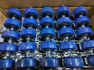 Ruedas Giratorias de TPR Azules de 3, 4 y 5 Pulgadas con Rodamiento Suave y Silencioso, Duraderas y Que No Dejan Marcas, Ideales para Muebles y Equipos - Product Image 2