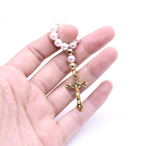 Venta al por mayor Cruz religiosa Rosario collar Iglesia regalos baratos 8mm luminoso Nightlight Beads Cruz Jesús Collar para jesuitas - Product Image 6