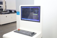 Machine de découpe laser à fibre 3D 5 axes GKS M3015G avec tête de découpe rotative à 360 degrés pour la découpe de plaques, 3000W, CNC métal, Yaskawa AI