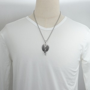 Yunnique – pendentif en forme de chat égyptien doré avec ailes, collier en acier inoxydable pour hommes, cadeau, bijoux à la mode - Product Image 3
