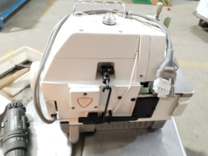 Macchina da Cucire Industriale Overlock ST-747D <span class=keywords><strong>Professionale</strong></span> ad Alta Velocità con Meccatronica - Product Image 3