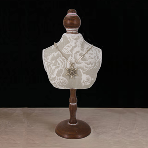 स्टॉक में नए डिजाइन फूल डिजाइन टेबल शीर्ष गहने हार प्रदर्शन के रूप में हार के गहने धारक - Product Image 1