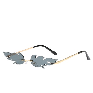 Gafas de Sol Sin Marco con Diseño de Llama Metálica, Estilo Y2K, Nueva Moda 2024 - Product Image 6