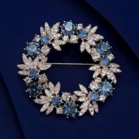 Yiwu Usine Lumière De Luxe Tempérament Fleur Guirlande Broche Conception À La Mode Plein Diamant Costume Pin