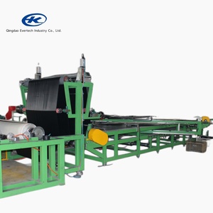 Machine à découper les bandes horizontales de tissu pour pneus de <span class=keywords><strong>moto</strong></span> - Product Image 1