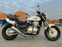 Moto de rue classique Honda X4 Big Ruckus 1284cc 100HP à couple élevé, moto cruiser vintage d'occasion à vendre