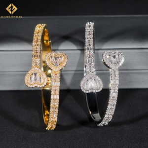 Hiphop Jewelry High Quality VVS Moissanite <b>Iced</b> Out Bangle 925 Silver Unisex Moissanite Heart Bangle Rapper Jewelry - Product Image 5