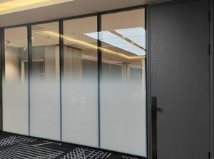 Phòng Hội Nghị Khung Vô Hình Có Thể Gập Lại Có Thể Điều Chỉnh Cách Âm Tempered Glass Phân Vùng Trong Suốt Trường Văn Phòng Phân Vùng - Product Image 2