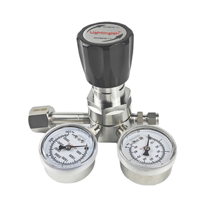 Regulador de Presión de Gas Lightinglok R41 Compatible con Helio y Argón, Acero Inoxidable, Rango de 1400-3500 PSI - Product Image 4