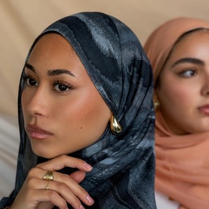 Phổ biến thiết kế <span class=keywords><strong>2025</strong></span> 100% phương thức vải phụ nữ đồng bằng của bông khăn choàng hijab cho Malaysia hồi giáo phụ nữ - Product Image 4