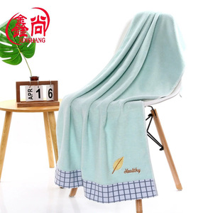 Toalla de baño Golden Leaf de algodón puro 70x140cm, a cuadros, bordada, para regalo, para uso doméstico y en supermercados - Product Image 3