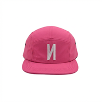 Gorra Unisex Personalizada de 5 Paneles con Visera Plana, Parche con Logotipo y Patrón de Letras, Estilo Casual Hip Hop Urbano, para Fiestas al Aire Libre, Viajes y Campamentos