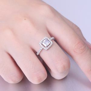 แหวนแต่งงาน/หมั้นทรงเจ้าหญิง ประดับเพชรคิวบิกเซอร์โคเนียทรงกลม ดีไซน์เรียบหรู รุ่นซันสตาร์ TL-402 ทำจากเงินแท้ 925 - Product Image 5