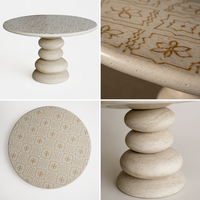 Table à manger ronde en marbre travertin blanc bio, style Japandi de luxe, avec piétement en pierres zen empilées et plateau gravé, pour villa