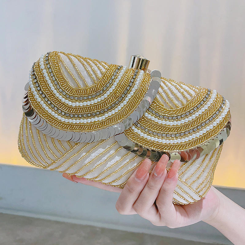 โกลเด้น