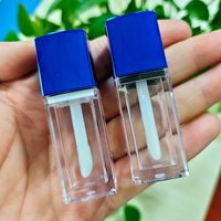 Tubes de brillant à lèvres en PETG en gros, pas chers, 6,8 ml, transparents, contenants clairs, logo personnalisé, emballage cosmétique promotionnel