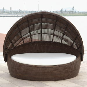 Ensemble de lit de repos rond en rotin d'extérieur, mobilier de jardin élégant - Product Image 1