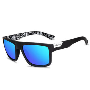 Gafas de Sol Polarizadas de Lujo Unisex, Montura Cuadrada Gris de PC, Protección UV400, para Conducir, Pescar y Deportes - Product Image 4