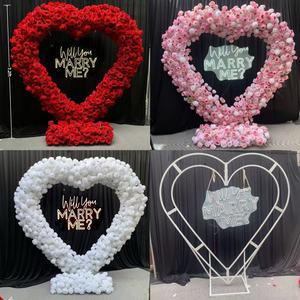 Cổng hoa hình trái tim nhân tạo màu đỏ hồng trắng 2m*2m dùng trang trí cầu hôn lãng mạn, làm phông nền - Product Image 4