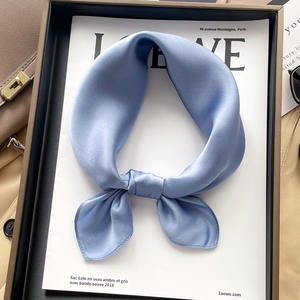 卸売ソリッドカラー女性用シルクサテンショールヒジャーブ大サイズ50*50 Twillスタイル無地女性用シルクスクエアスカーフ - Product Image 5