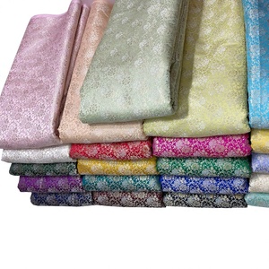 Tissu brocart de soie 100% biologique luxueux, motifs floraux géométriques complexes, robe de mariée pour filles - Product Image 1