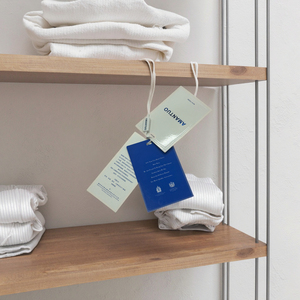 Biểu Tượng Tùy Chỉnh Thẻ Treo Tag UV Dập Nổi Quần Áo Thẻ Nhãn Thân Thiện Với Môi Giấy Cho Túi Xách Hàng May Mặc Giày Với Lỗ - Product Image 4