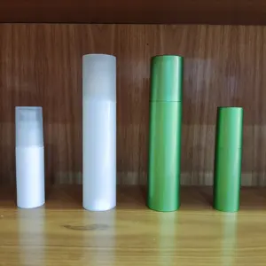 सफेद कॉस्मेटिक स्प्रे बोतल 30ml 100ml दौर पीपी प्लास्टिक वायुहीन पंप बोतल